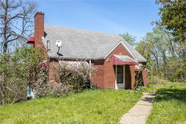 321 Apache Dr, Monessen, PA 15062