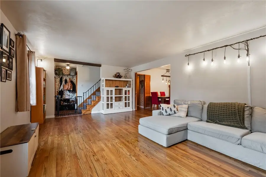 1311 Earlford Dr, Whitehall, PA 15227 - Image #3