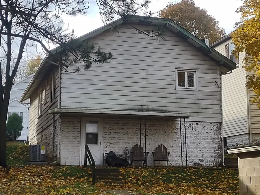 76 Summit Ave, Ellwood City, PA 16117 - Image #3