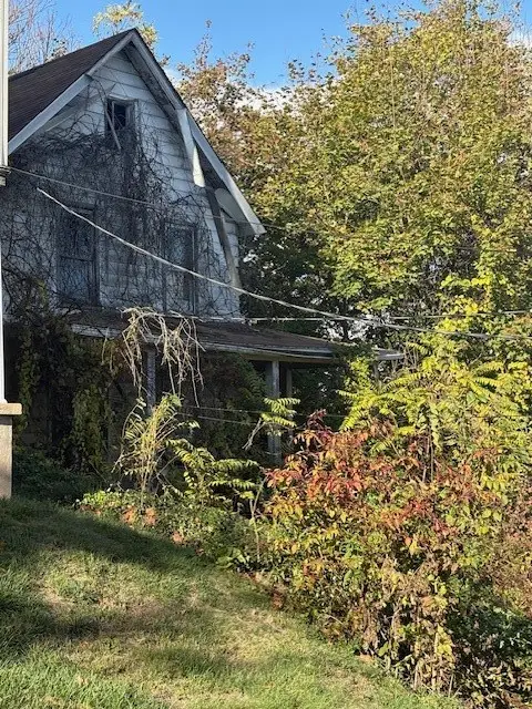 606 11th St, Charleroi Boro, PA 15022