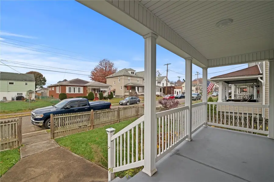 180 Center St, Springdale, PA 15144 - Image #2