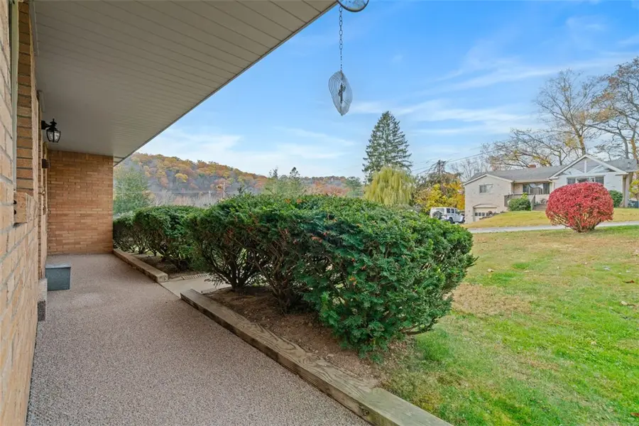3149 Day Ct, Murrysville, PA 15668 - Image #2