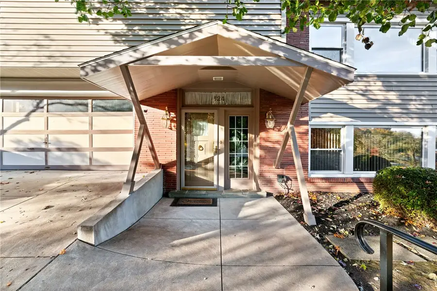 124 Marian Ave, Glenshaw, PA 15116 - Image #3