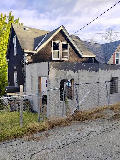 419 Bellvue St, Wall Boro, PA 15148