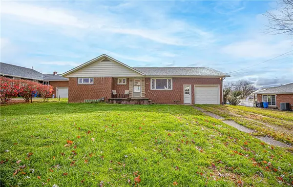 825 Brady St, Lower Burrell, PA 15068