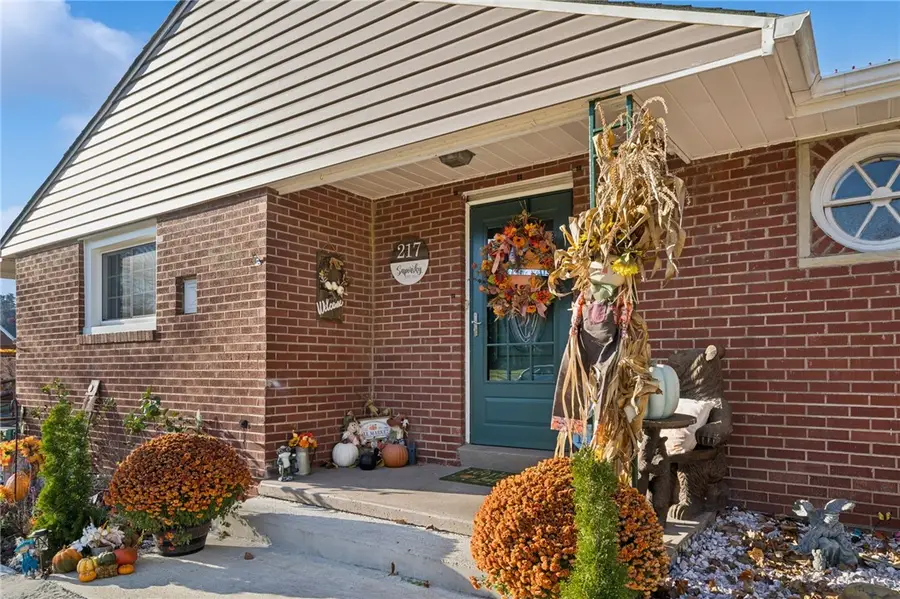 217 Coulter Rd, White Oak, PA 15131 - Image #2