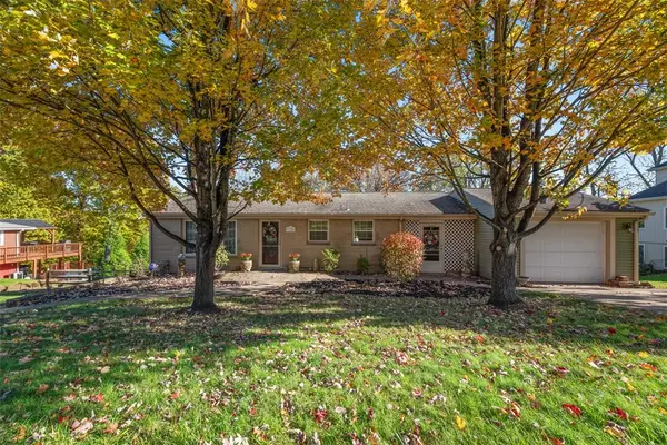 1324 Park Dr, Moon/Crescent Twp, PA 15108