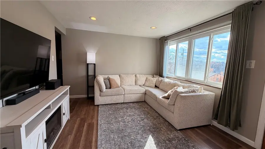 415 Dennison Drive, West Mifflin, PA 15122 - Image #3