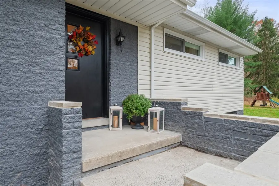 16 Rhodes Ave, Aleppo, PA 15143 - Image #2