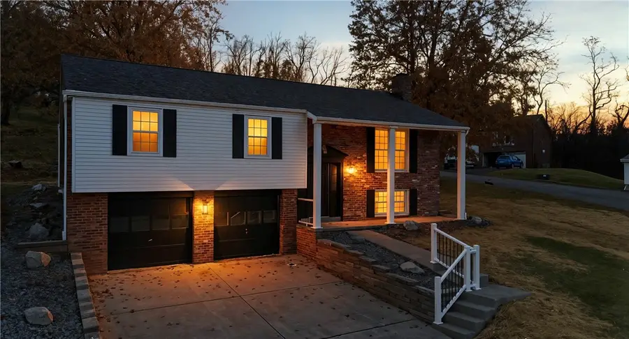 185 Grouse Dr, Elizabeth Township, PA 15037 - Image #2