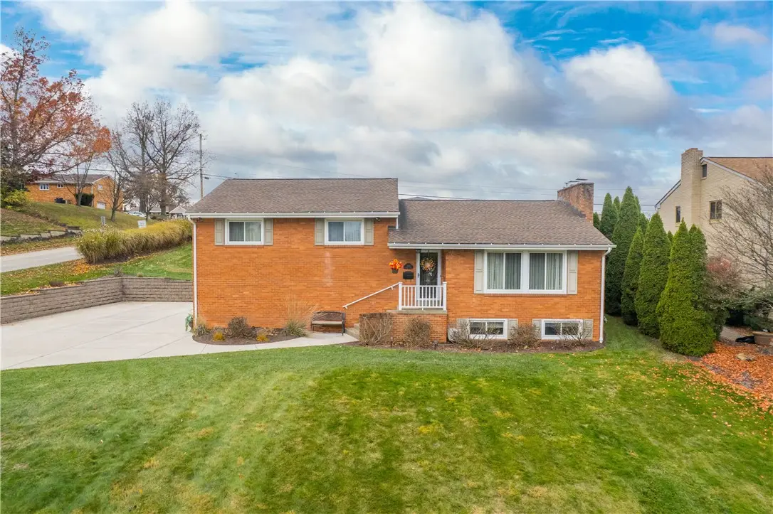 4954 Parkvue Dr, Whitehall, PA 15236 - #1