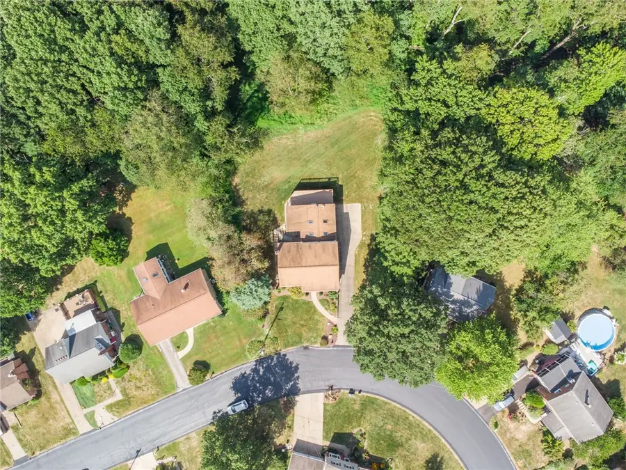 127 Surrey Drive, Murrysville, PA 15626 - Image #2