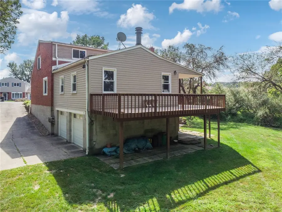 127 Surrey Drive, Murrysville, PA 15626 - Image #3