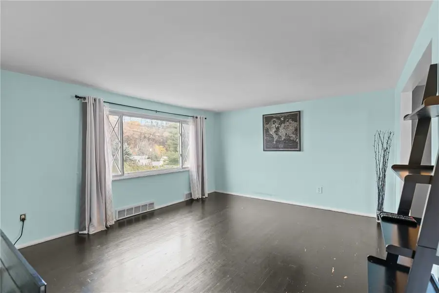 26 Edinburg Drive, Penn Hills, PA 15235 - Image #3