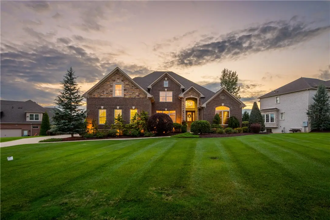 347 Buckingham Dr, Venetia, PA 15367 - #1