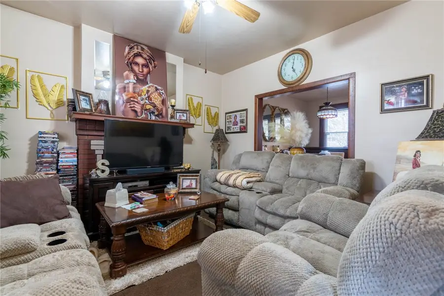 47 May Ave, McKees Rocks, PA 15136 - Image #2