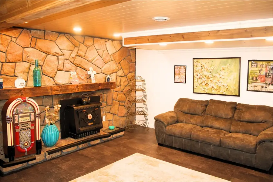 118 Twin Lakes Ln, Jefferson, PA 16002 - Image #3