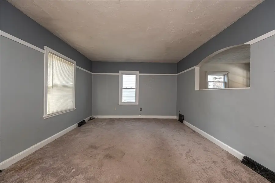 2402 W Main St, Aliquippa, PA 15001 - Image #2