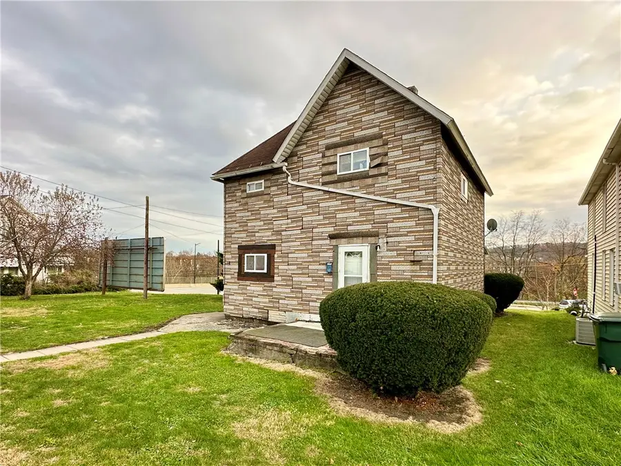 508 Todd Ave, Ellwood City, PA 16117 - Image #2