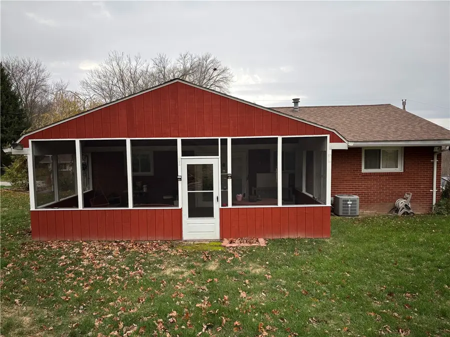 132 Marlene Dr, Chippewa, PA 15010 - Image #2