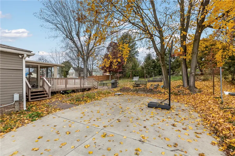 2 Cedar Ave, Hopewell, PA 15001 - Image #3