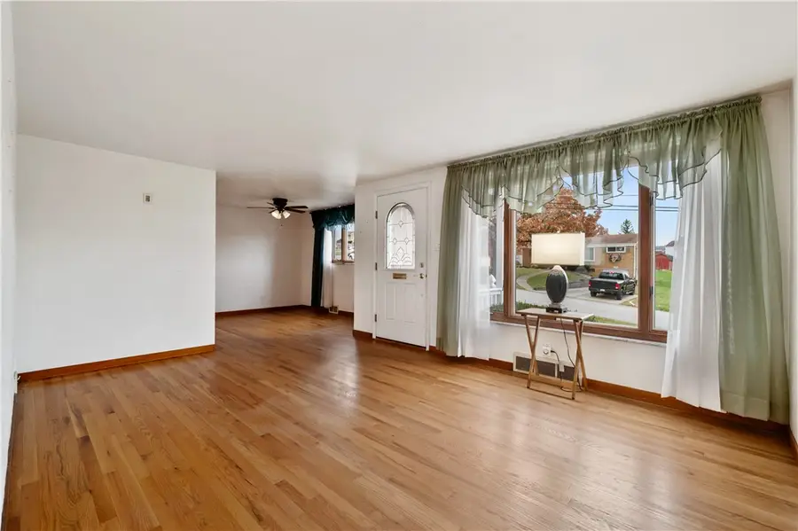 532 Judith Dr, Baldwin, PA 15236 - Image #3