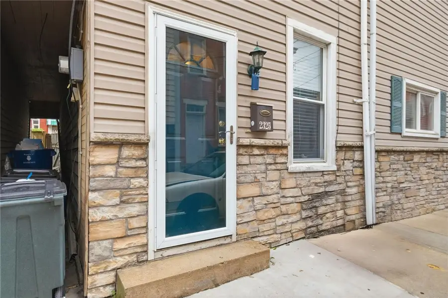 2325 Larkins Way, Pittsburgh, PA 15203 - Image #3