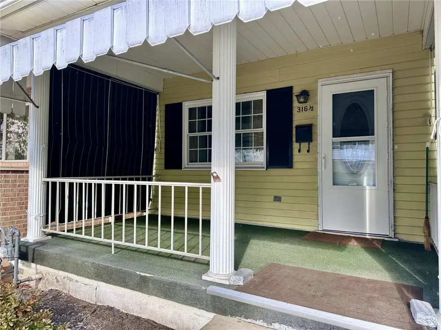 316 1/2 Emerson St, Vandergrift, PA 15690 - Image #2