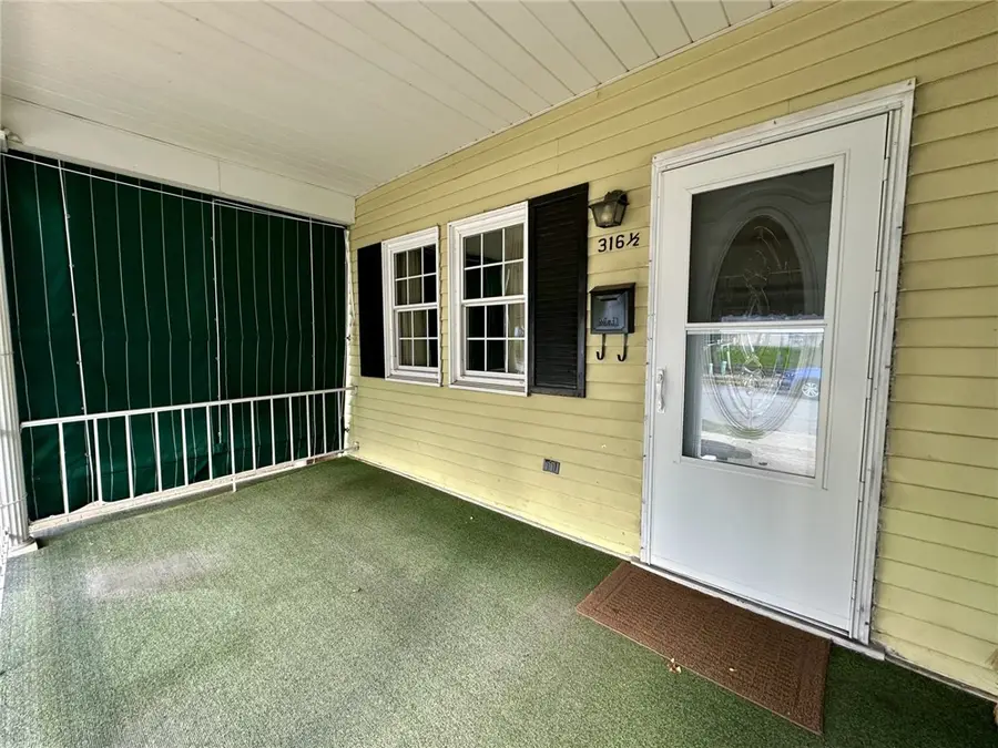 316 1/2 Emerson St, Vandergrift, PA 15690 - Image #3