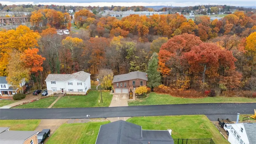 3205 Roosevelt Ave, Hopewell, PA 15001 - Image #3