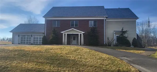 221 Felician Dr, Moon/Crescent Twp, PA 15108