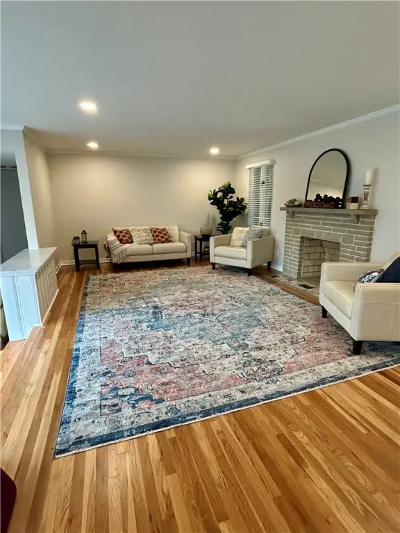 107 Grienbrier Dr, Carnegie, PA 15106 - Image #3