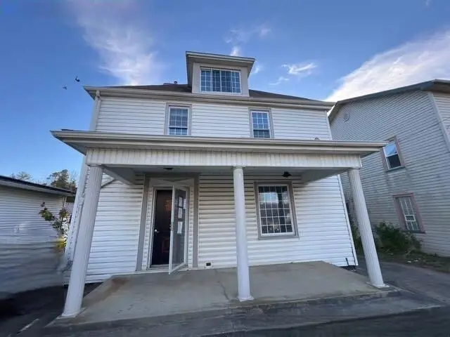 1660 Mercer Rd, Ellwood City, PA 16117 - Image #1