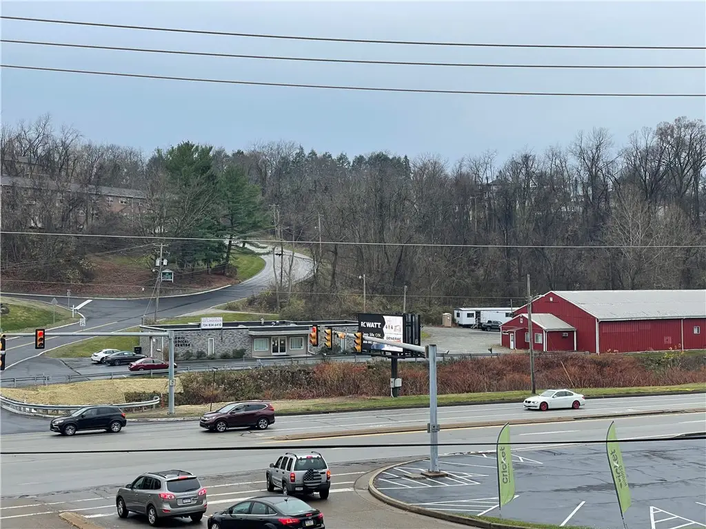 28 Fairwood Dr, North Huntingdon, PA 15642 - Image #1