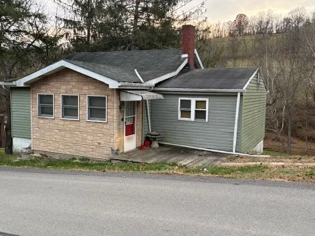 101 Fishpot Rd, Centerville, PA 15333 - Image #2