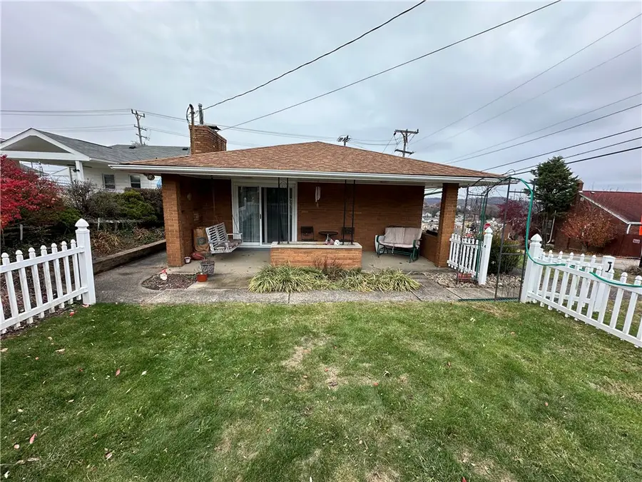 900 Lewis Ave, Jeannette, PA 15644 - Image #2