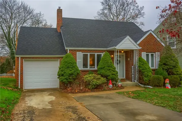 305 Johnston Dr, Ellwood City, PA 16117