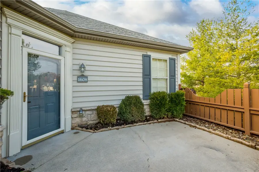 1608 Saint Andrews Dr, South Strabane Township, PA 15301 - Image #3