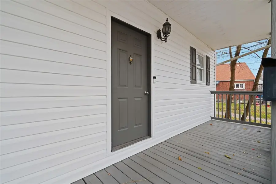1057 Keene St, Springdale, PA 15144 - Image #2