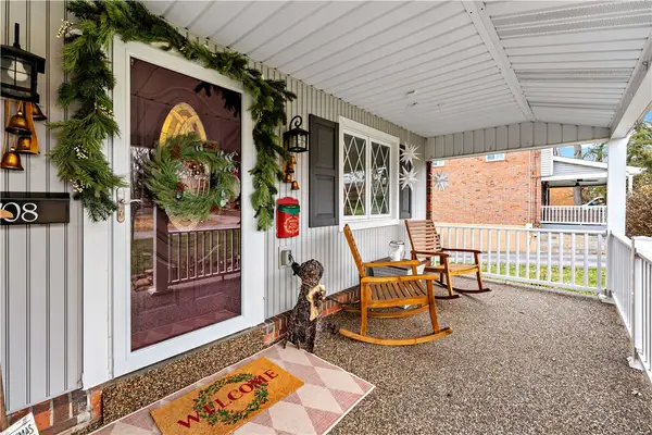 708 Galway Dr, Bethel Park, PA 15102