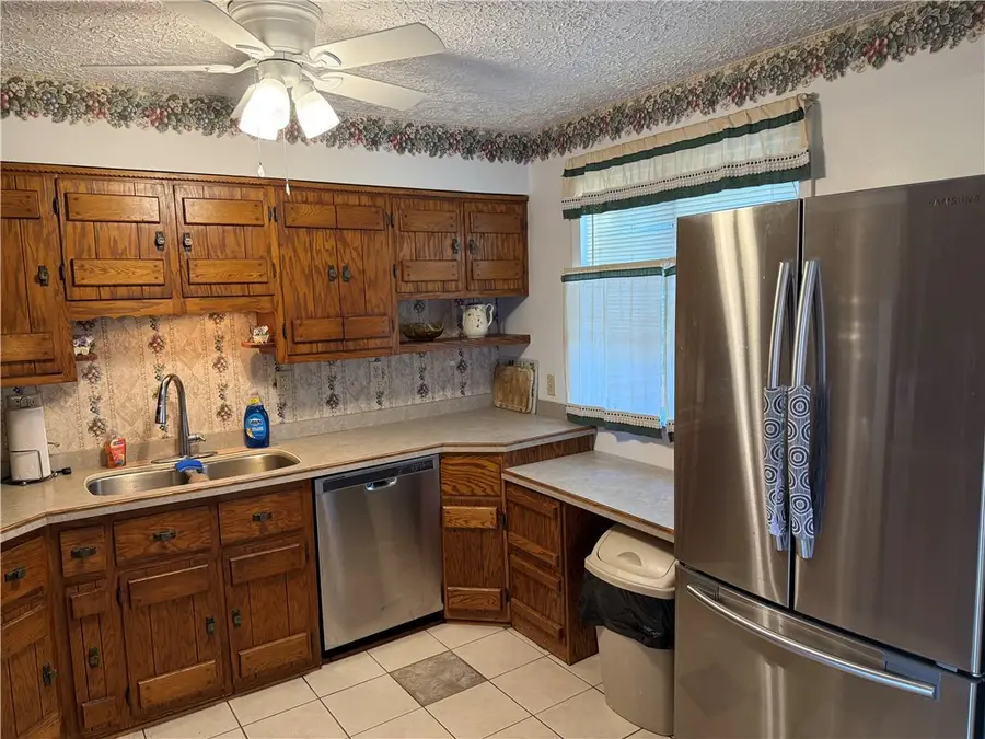 660 Swamp Rd, Cherryhill, PA 15728 - #3