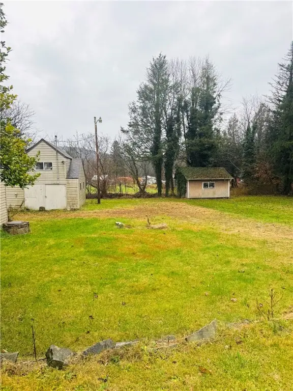 696 Englishman Hill Rd, Bullskin, PA 15425 - Image #3