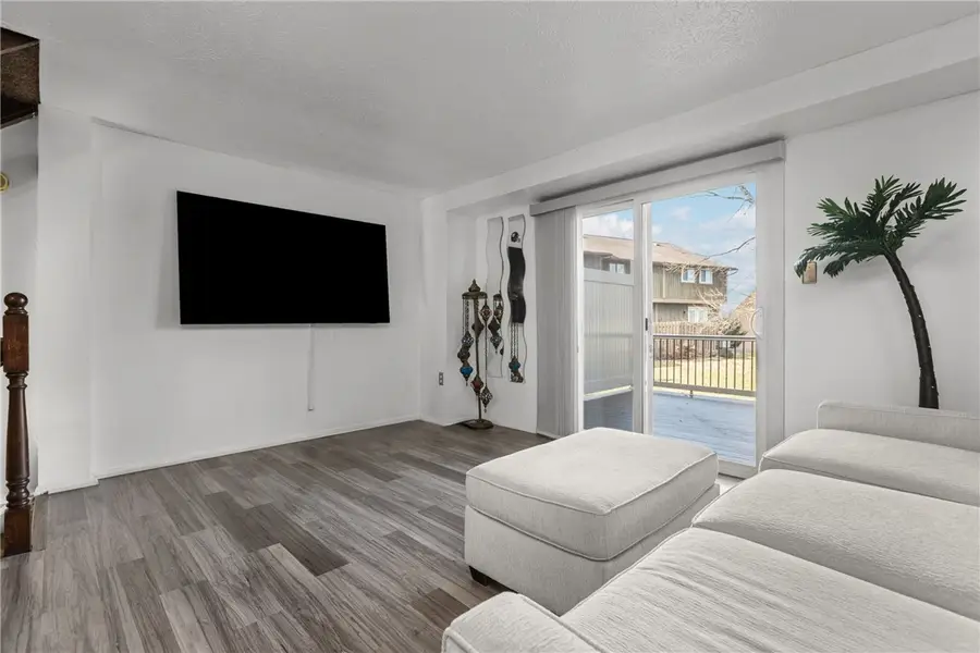 202 Bayberry Ln, Imperial, PA 15126 - Image #3