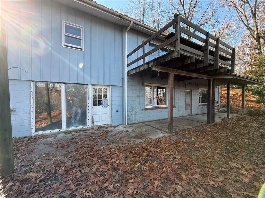 233 Horseshoe Dr, Adams, PA 16046 - Image #2