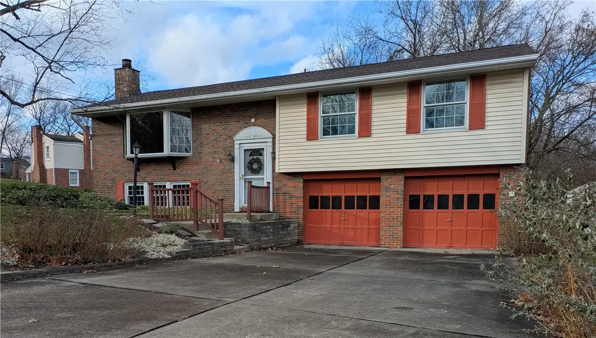 117 S Harleston Dr, Ross Township, PA 15237 - Image #1