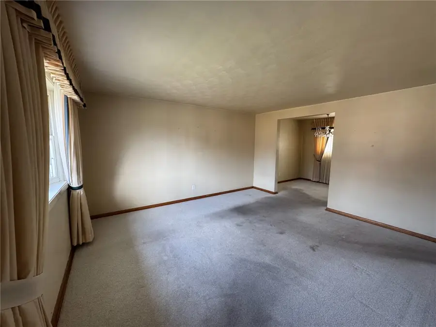 712 Shadyside Dr, West Mifflin, PA 15122 - Image #3