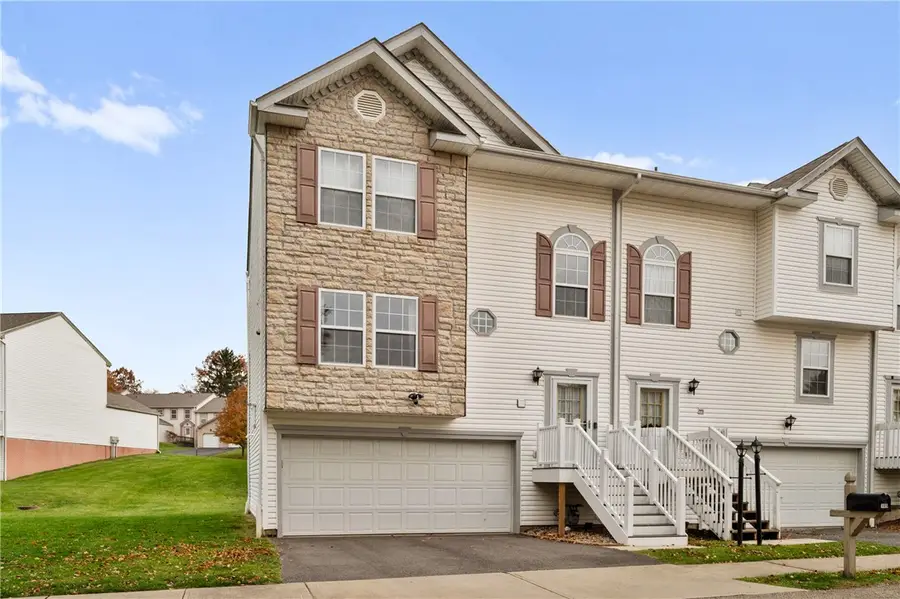 105 Pine Valley Dr, North Fayette, PA 15126 - Image #2