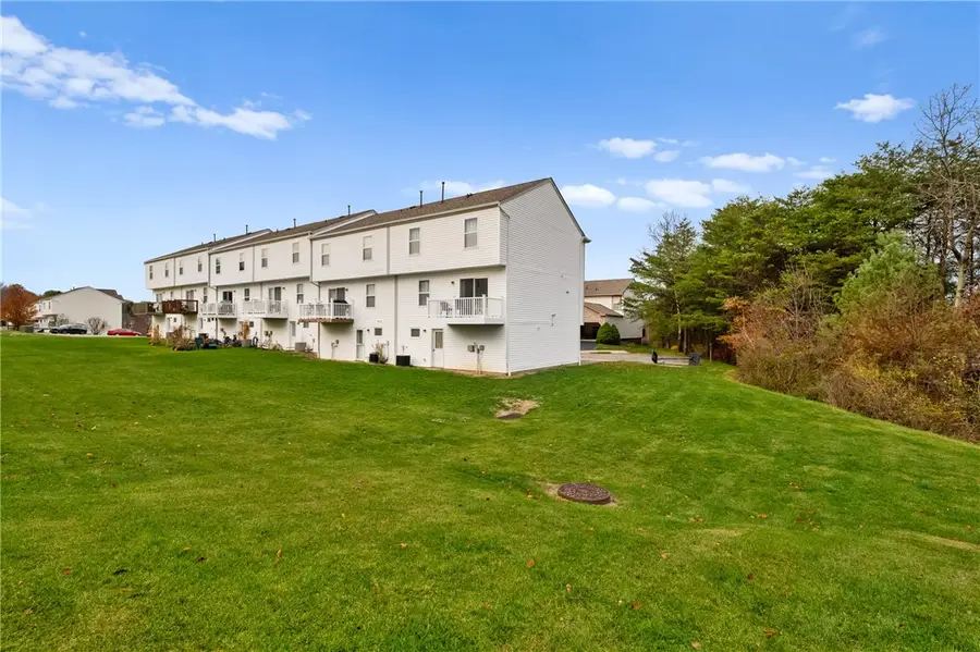 105 Pine Valley Dr, North Fayette, PA 15126 - Image #3