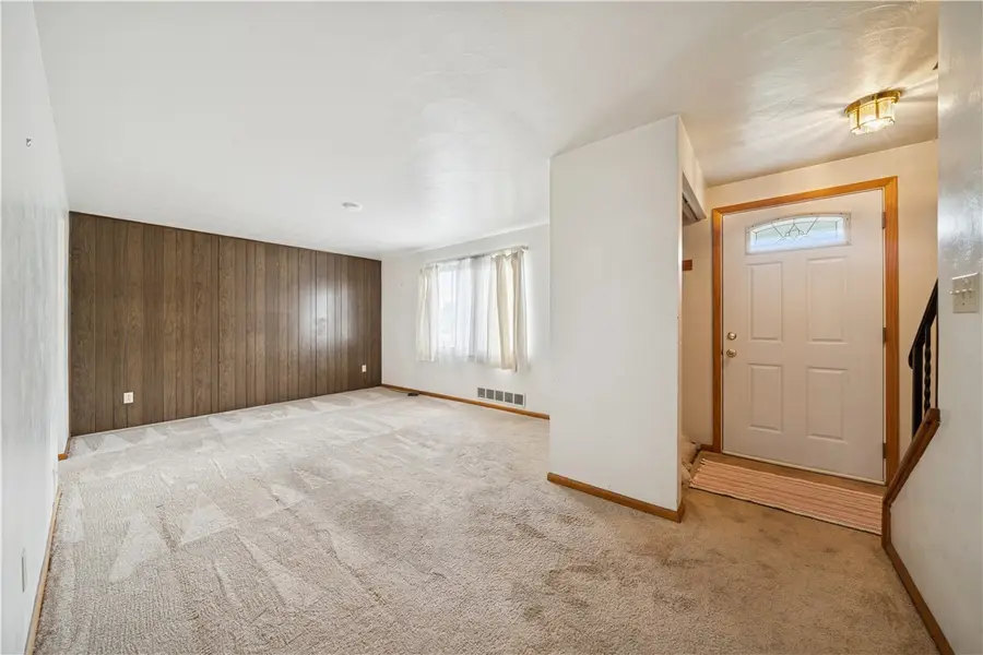 926 Derby Ln, North Versailles, PA 15137 - Image #2