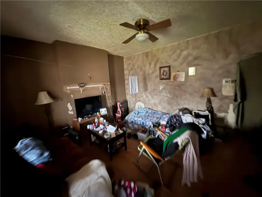 240 Noblestown Rd, Carnegie, PA 15106 - Image #2